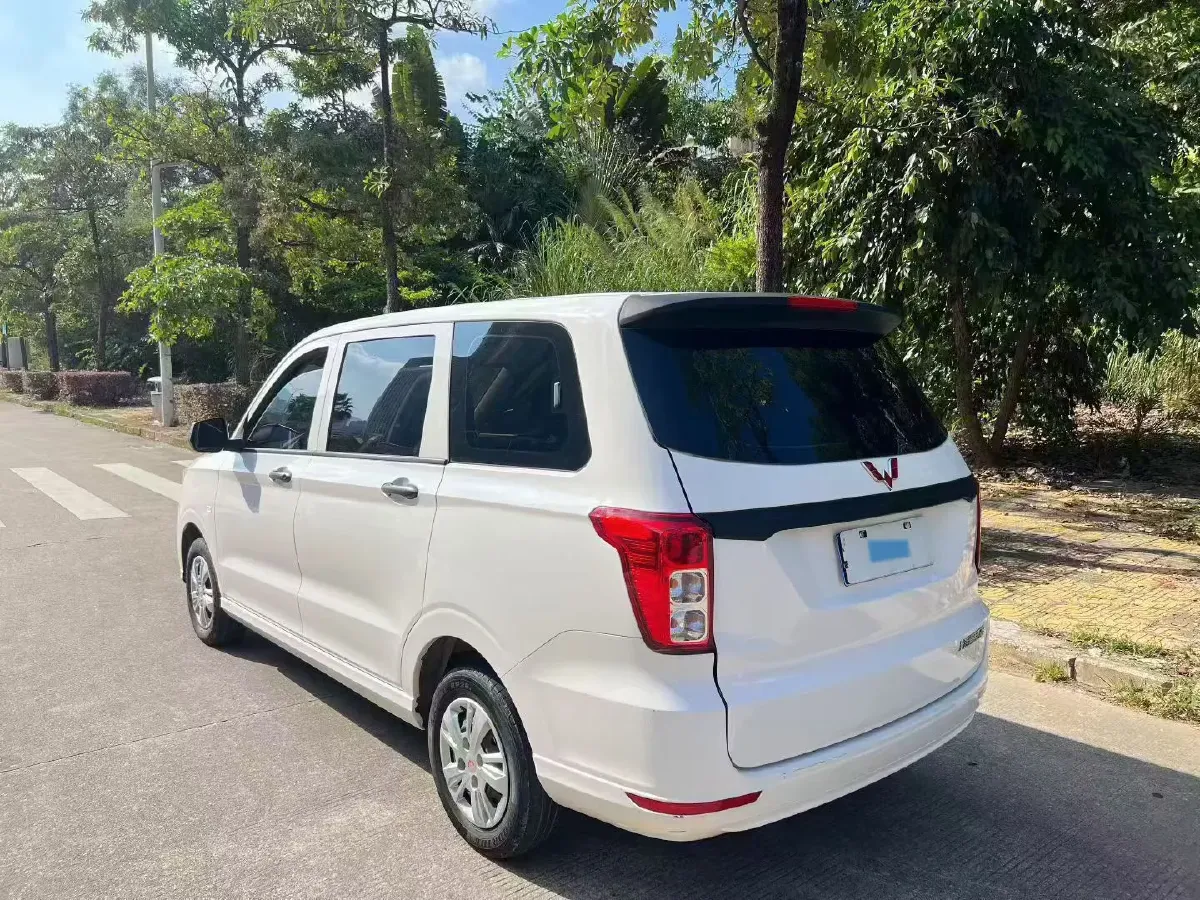 2021 WuLing HongGuang 1.5L 99HP L4 6MT,autocango,china used car exporter,china ev exporter,chinese used car exporter,chinese used ev exporter