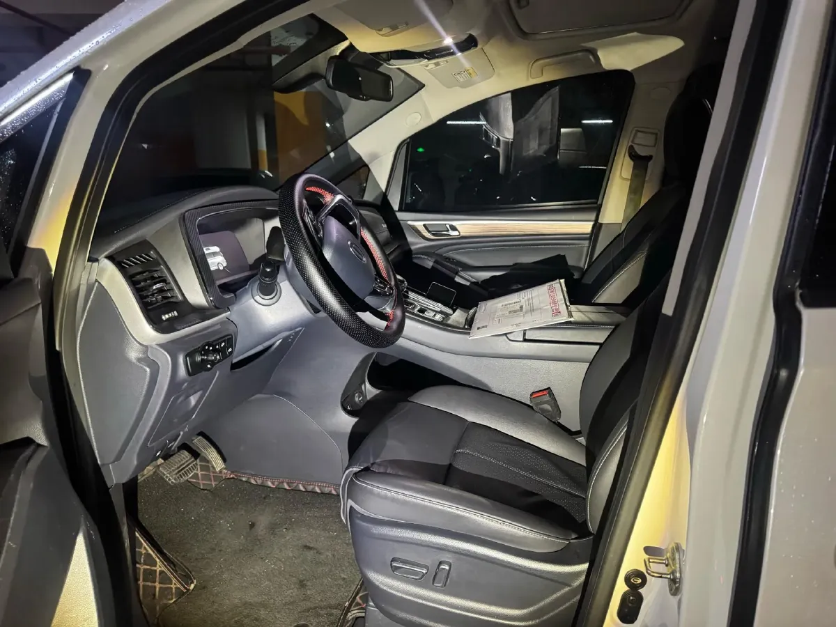 2021 GAC Trumpchi M8 2.0T 252HP L4 8AT,autocango,china used car exporter,china ev exporter,chinese used car exporter,chinese used ev exporter