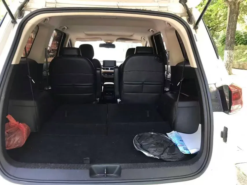 2018 BaoJun 530 1.5T 150HP L4 6MT,autocango,china used car exporter,china ev exporter,chinese used car exporter,chinese used ev exporter