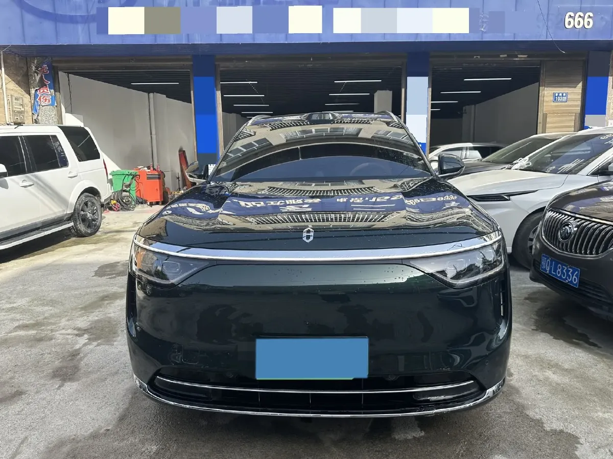 2025 AITO AITO M8 REEV 160HP REEV 53.4KWH,autocango,china used car exporter,china ev exporter,chinese used car exporter,chinese used ev exporter