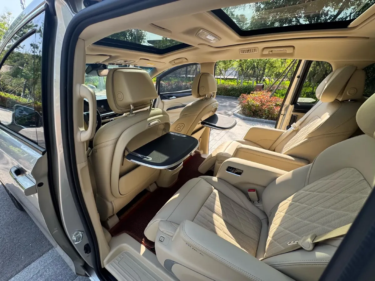 2022 Buick GL8 2.0T 237HP L4 9AT,autocango,china used car exporter,china ev exporter,chinese used car exporter,chinese used ev exporter