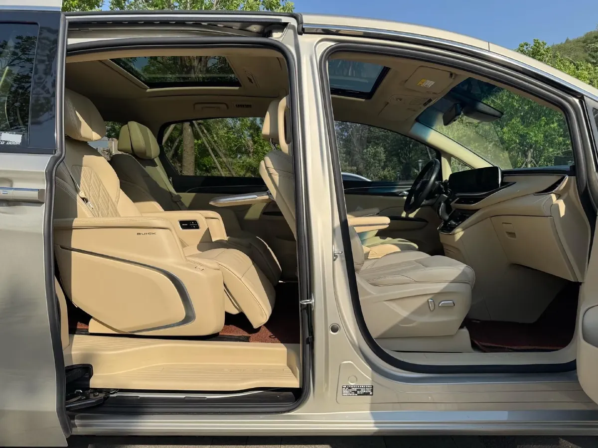 2022 Buick GL8 2.0T 237HP L4 9AT,autocango,china used car exporter,china ev exporter,chinese used car exporter,chinese used ev exporter