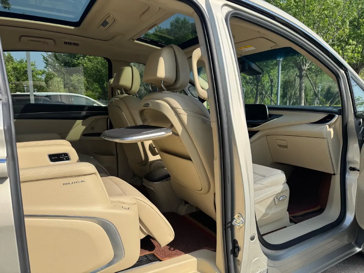 2022 Buick GL8 2.0T 237HP L4 9AT,autocango,china used car exporter,china ev exporter,chinese used car exporter,chinese used ev exporter