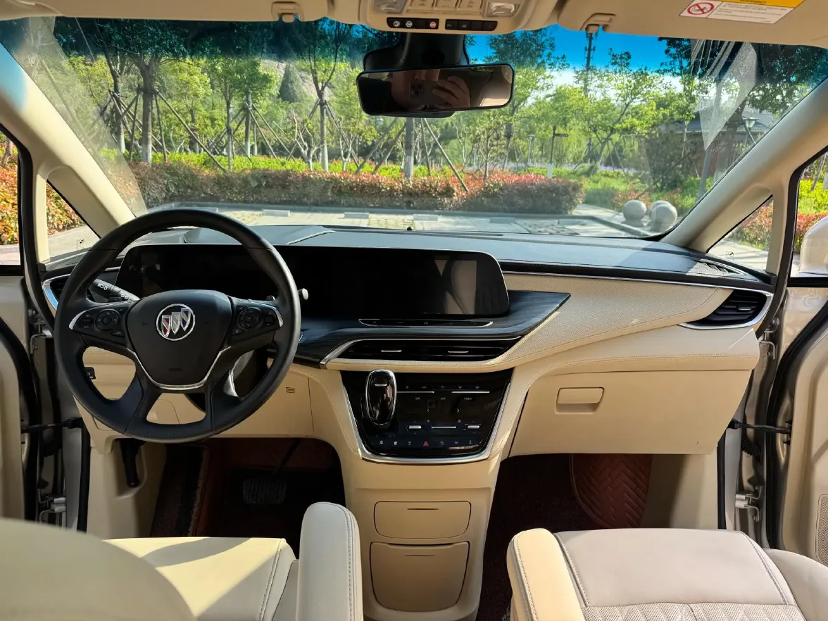 2022 Buick GL8 2.0T 237HP L4 9AT,autocango,china used car exporter,china ev exporter,chinese used car exporter,chinese used ev exporter