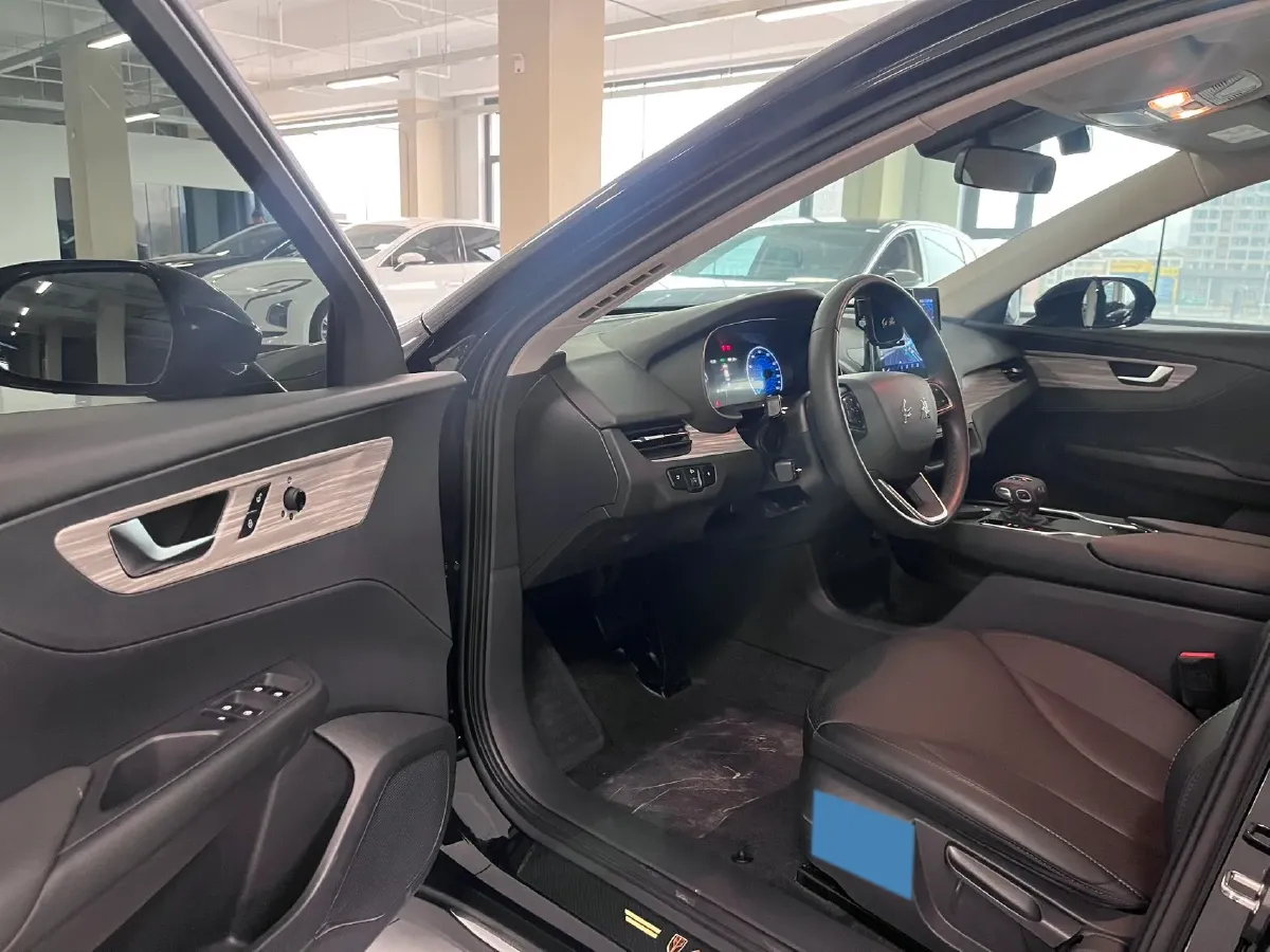 2023 HongQi E-QM5 BEV 82KWH,autocango,china used car exporter,china ev exporter,chinese used car exporter,chinese used ev exporter