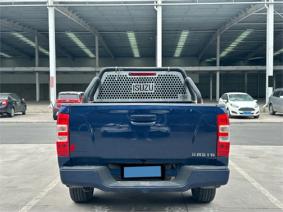 2023 Isuzu RE-MAX Jim 2.5T 143HP L4 6MT,autocango,china used car exporter,china ev exporter,chinese used car exporter,chinese used ev exporter