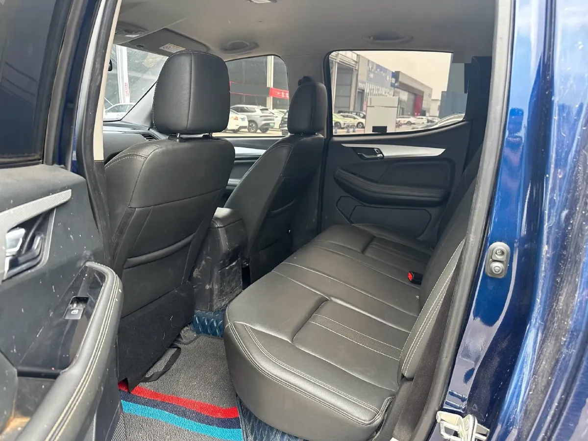 2023 Isuzu RE-MAX Jim 2.5T 143HP L4 6MT,autocango,china used car exporter,china ev exporter,chinese used car exporter,chinese used ev exporter