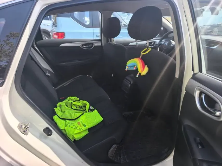 2021 Nissan Sylphy 1.6L 122HP L4 CVT,autocango,china used car exporter,china ev exporter,chinese used car exporter,chinese used ev exporter