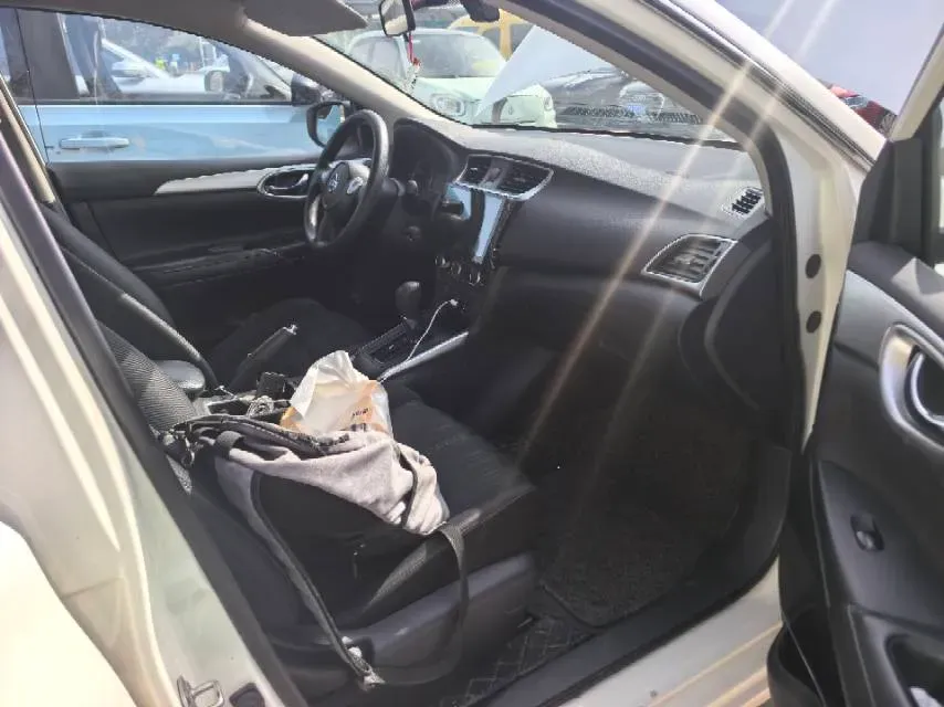 2021 Nissan Sylphy 1.6L 122HP L4 CVT,autocango,china used car exporter,china ev exporter,chinese used car exporter,chinese used ev exporter