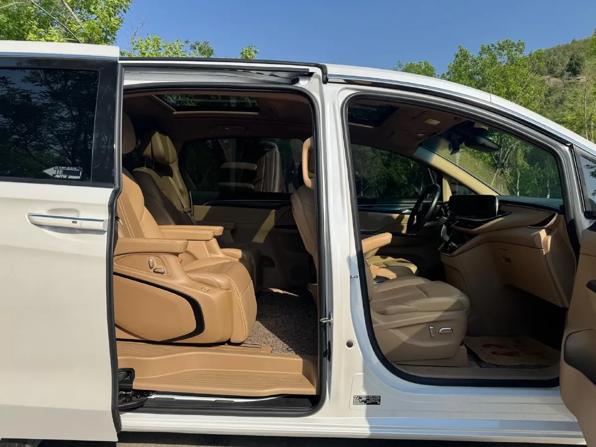 2020 Buick GL8 2.0T 237HP L4 9AT,autocango,china used car exporter,china ev exporter,chinese used car exporter,chinese used ev exporter