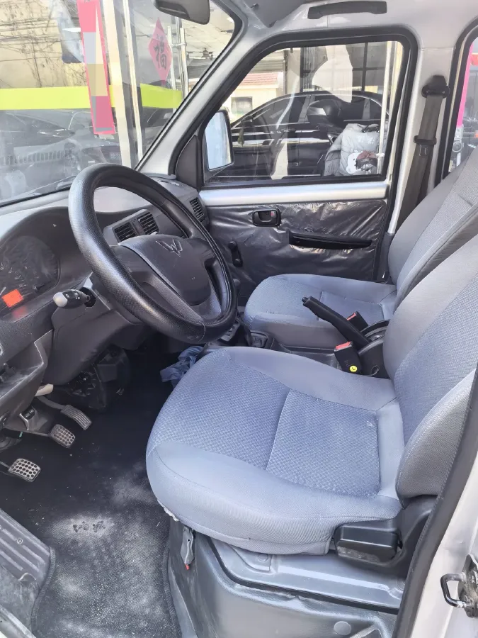 2021 WuLing RongGuang Mini Truck 1.2L 76HP L4 5MT,autocango,china used car exporter,china ev exporter,chinese used car exporter,chinese used ev exporter