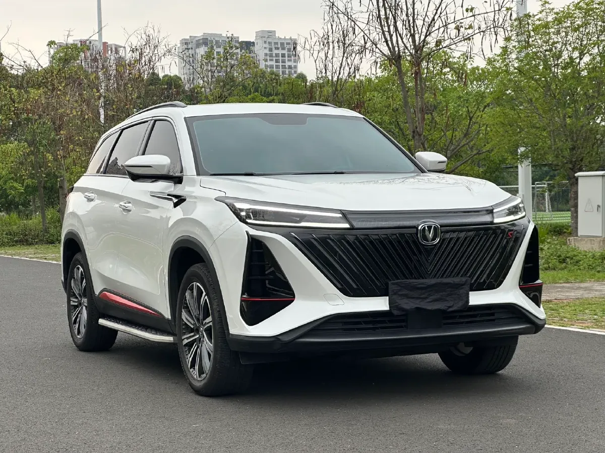 2022 ChangAn CS75 Plus 2.0T 233HP L4 8AT,autocango,china used car exporter,china ev exporter,chinese used car exporter,chinese used ev exporter