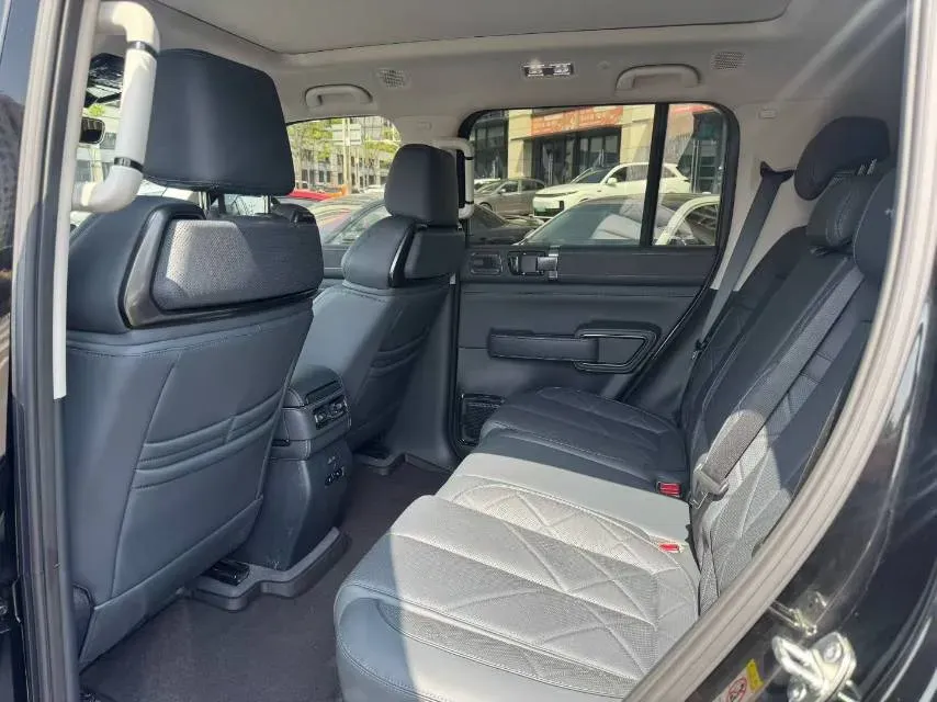 2023 FangChengBao Bao 5 1.5T 194HP L4 E-CVT PHEV 31.8KWH,autocango,china used car exporter,china ev exporter,chinese used car exporter,chinese used ev exporter