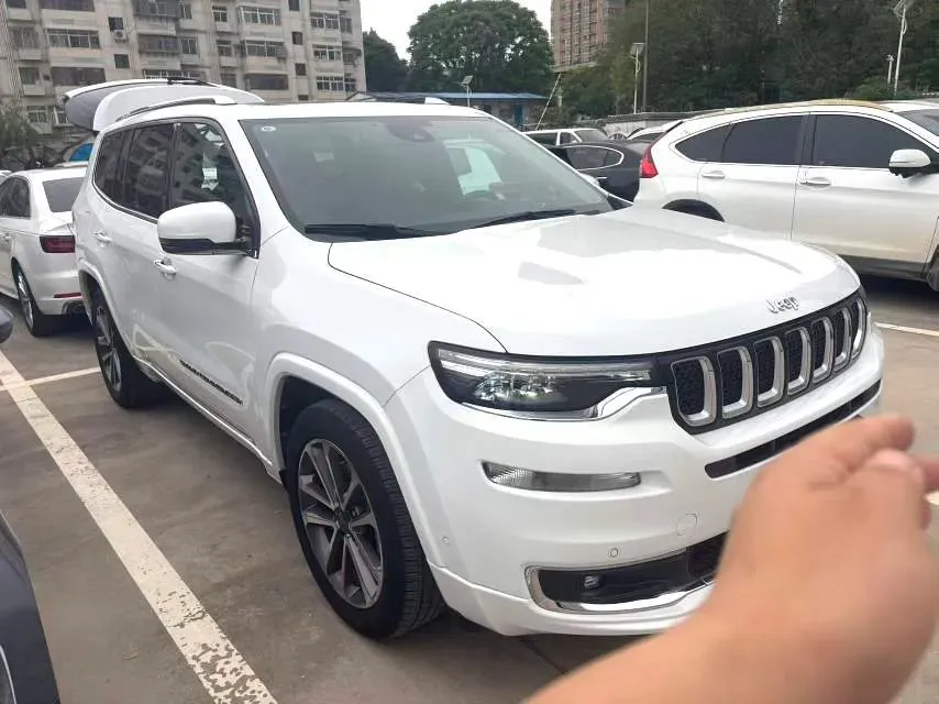 2018 Jeep Grand Commander 2.0T 265HP L4 9AT,autocango,china used car exporter,china ev exporter,chinese used car exporter,chinese used ev exporter