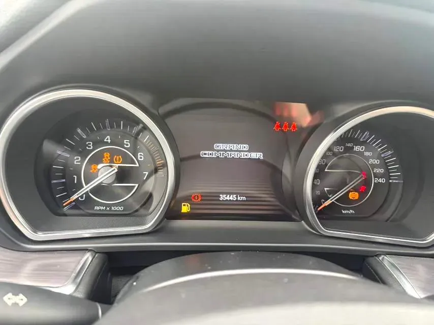 2018 Jeep Grand Commander 2.0T 265HP L4 9AT,autocango,china used car exporter,china ev exporter,chinese used car exporter,chinese used ev exporter