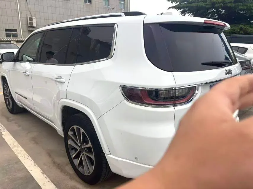 2018 Jeep Grand Commander 2.0T 265HP L4 9AT,autocango,china used car exporter,china ev exporter,chinese used car exporter,chinese used ev exporter