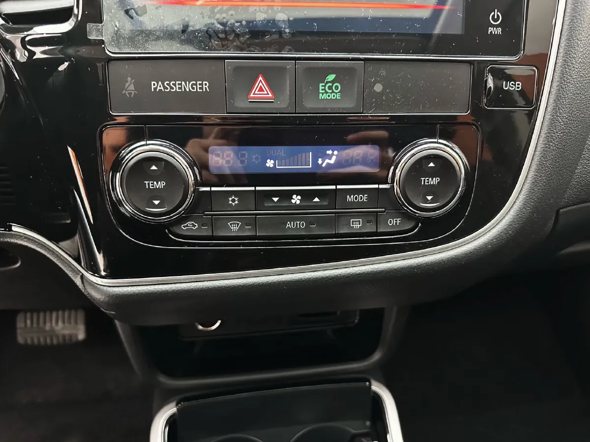 2021 Mitsubishi Outlander 2.0L 166HP L4 CVT,autocango,china used car exporter,china ev exporter,chinese used car exporter,chinese used ev exporter