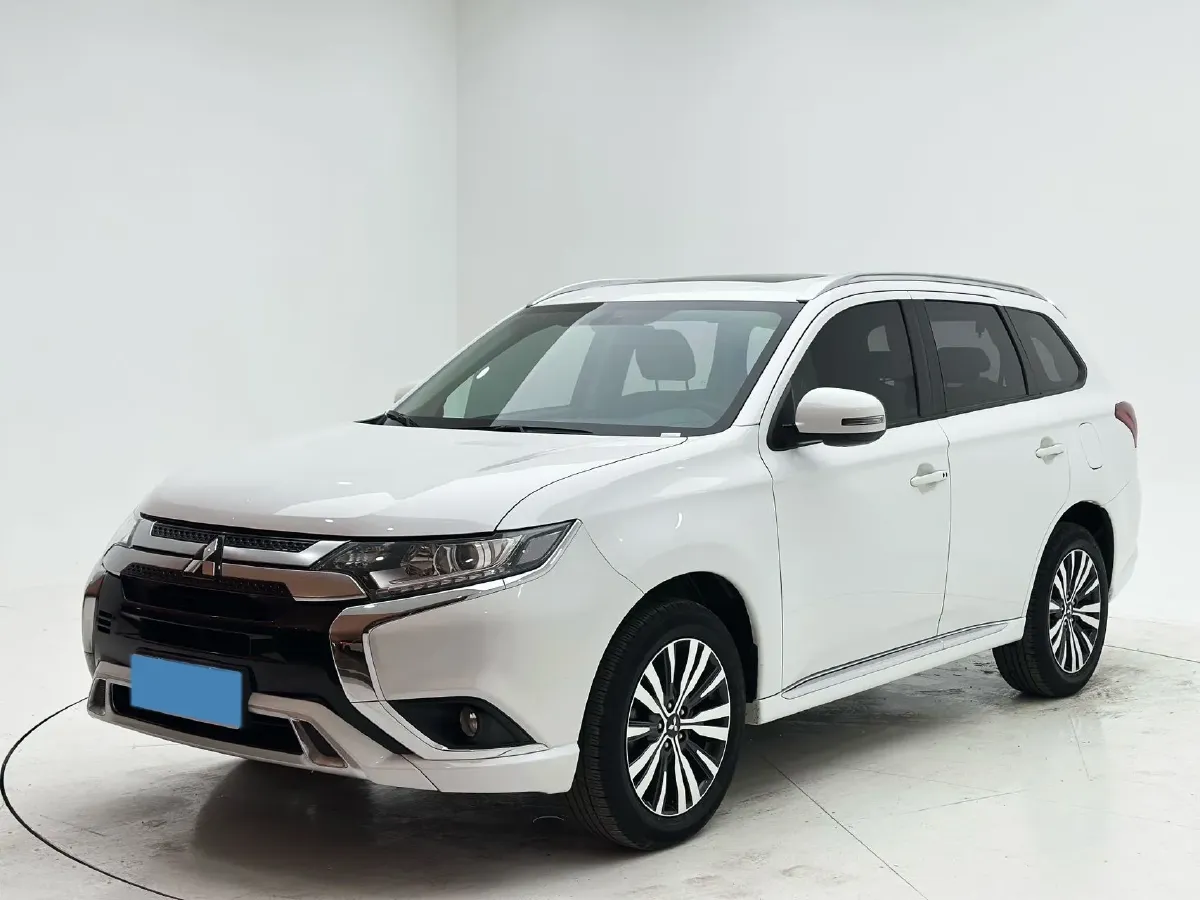 2021 Mitsubishi Outlander 2.0L 166HP L4 CVT,autocango,china used car exporter,china ev exporter,chinese used car exporter,chinese used ev exporter
