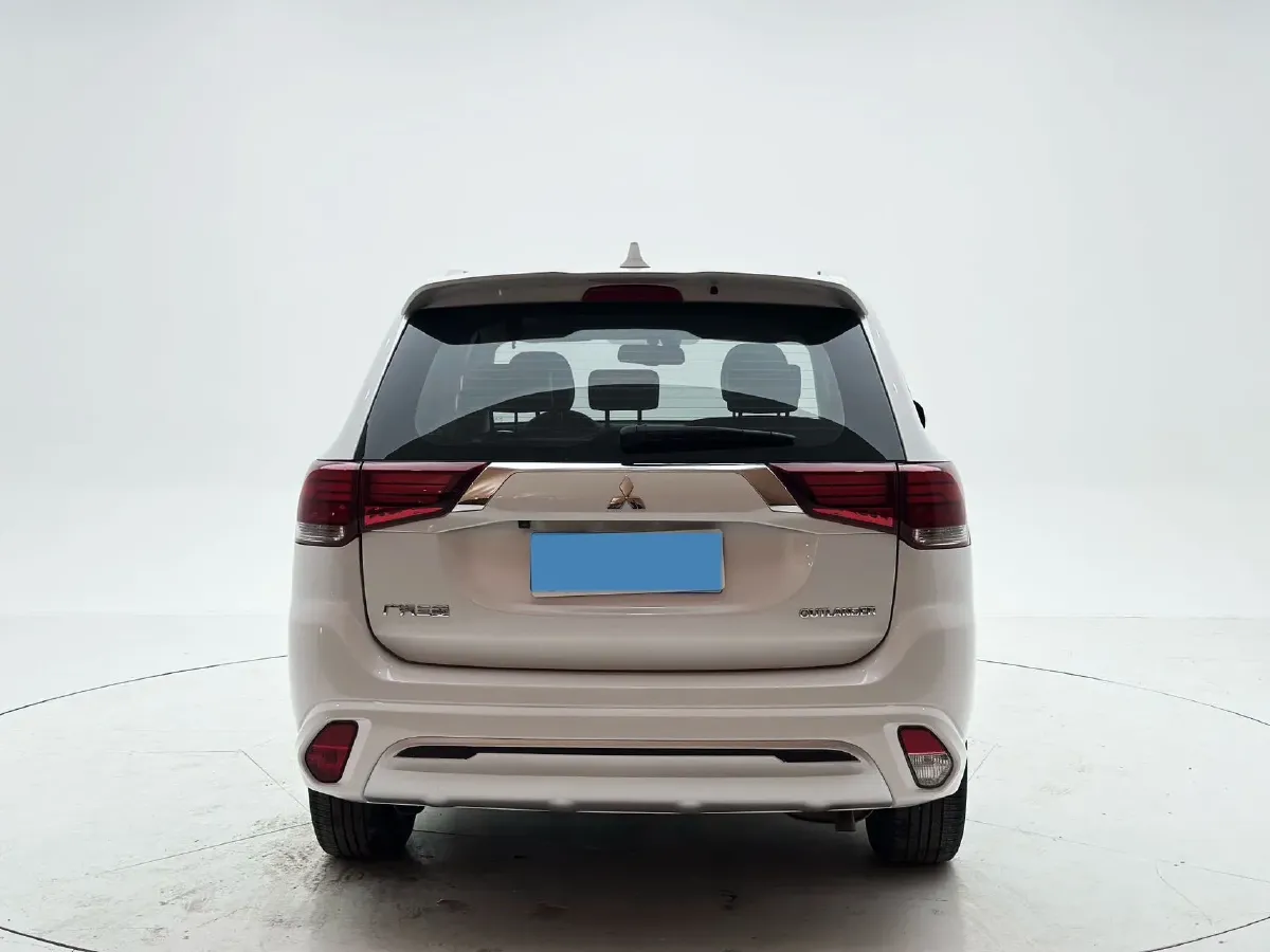 2021 Mitsubishi Outlander 2.0L 166HP L4 CVT,autocango,china used car exporter,china ev exporter,chinese used car exporter,chinese used ev exporter