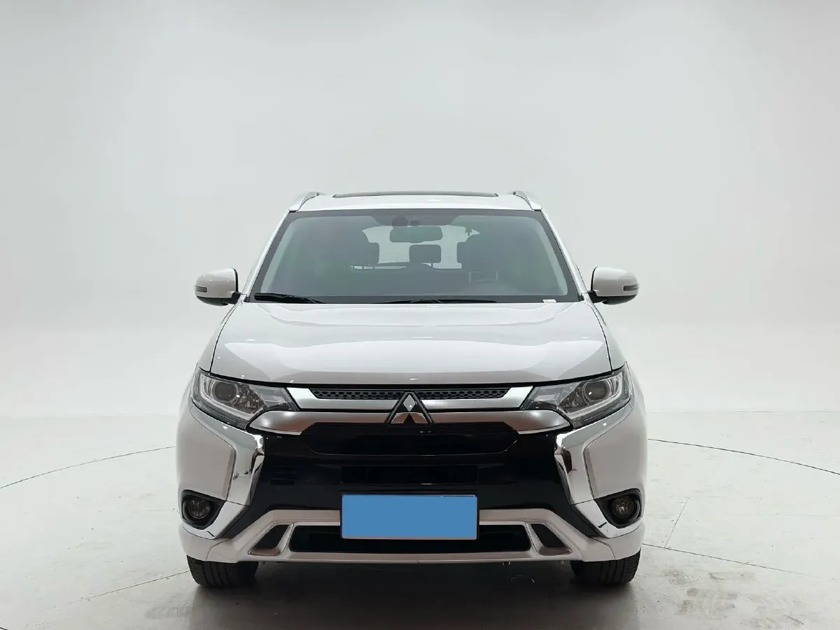 2021 Mitsubishi Outlander 2.0L 166HP L4 CVT,autocango,china used car exporter,china ev exporter,chinese used car exporter,chinese used ev exporter