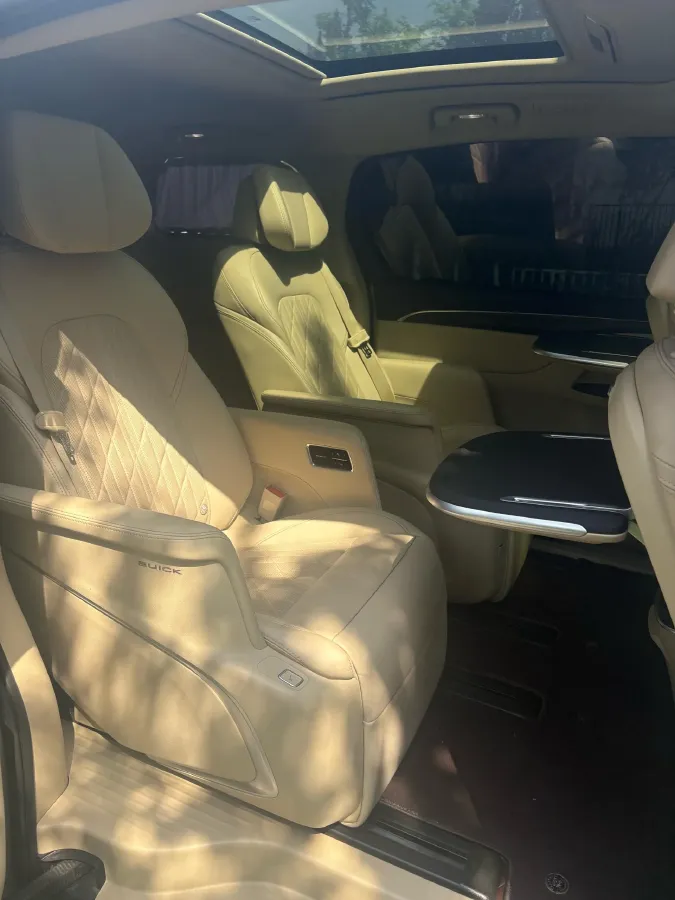 2022 Buick GL8 2.0T 237HP L4 9AT,autocango,china used car exporter,china ev exporter,chinese used car exporter,chinese used ev exporter