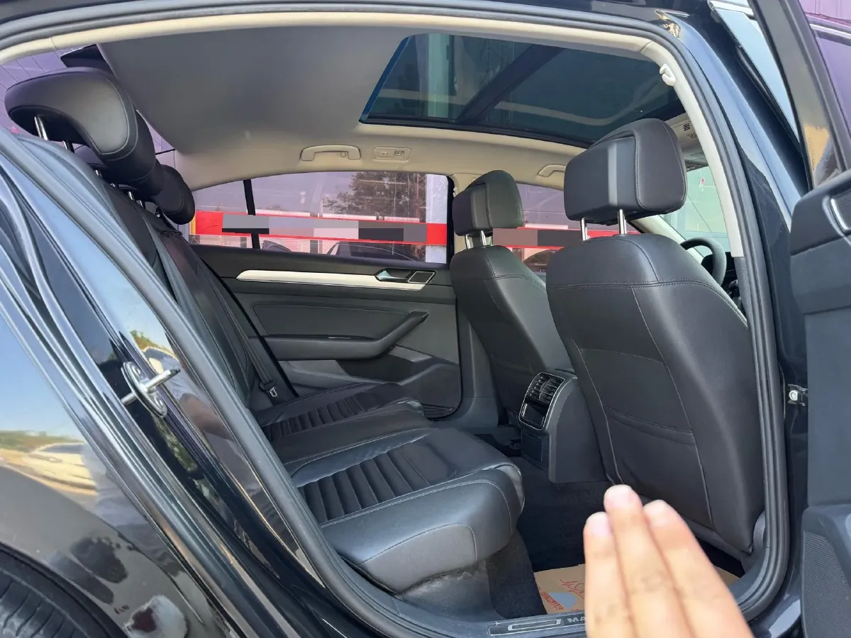 2018 Volkswagen Magotan 1.8T 180HP L4 7DCT,autocango,china used car exporter,china ev exporter,chinese used car exporter,chinese used ev exporter