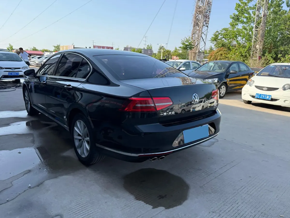 2018 Volkswagen Magotan 1.8T 180HP L4 7DCT,autocango,china used car exporter,china ev exporter,chinese used car exporter,chinese used ev exporter