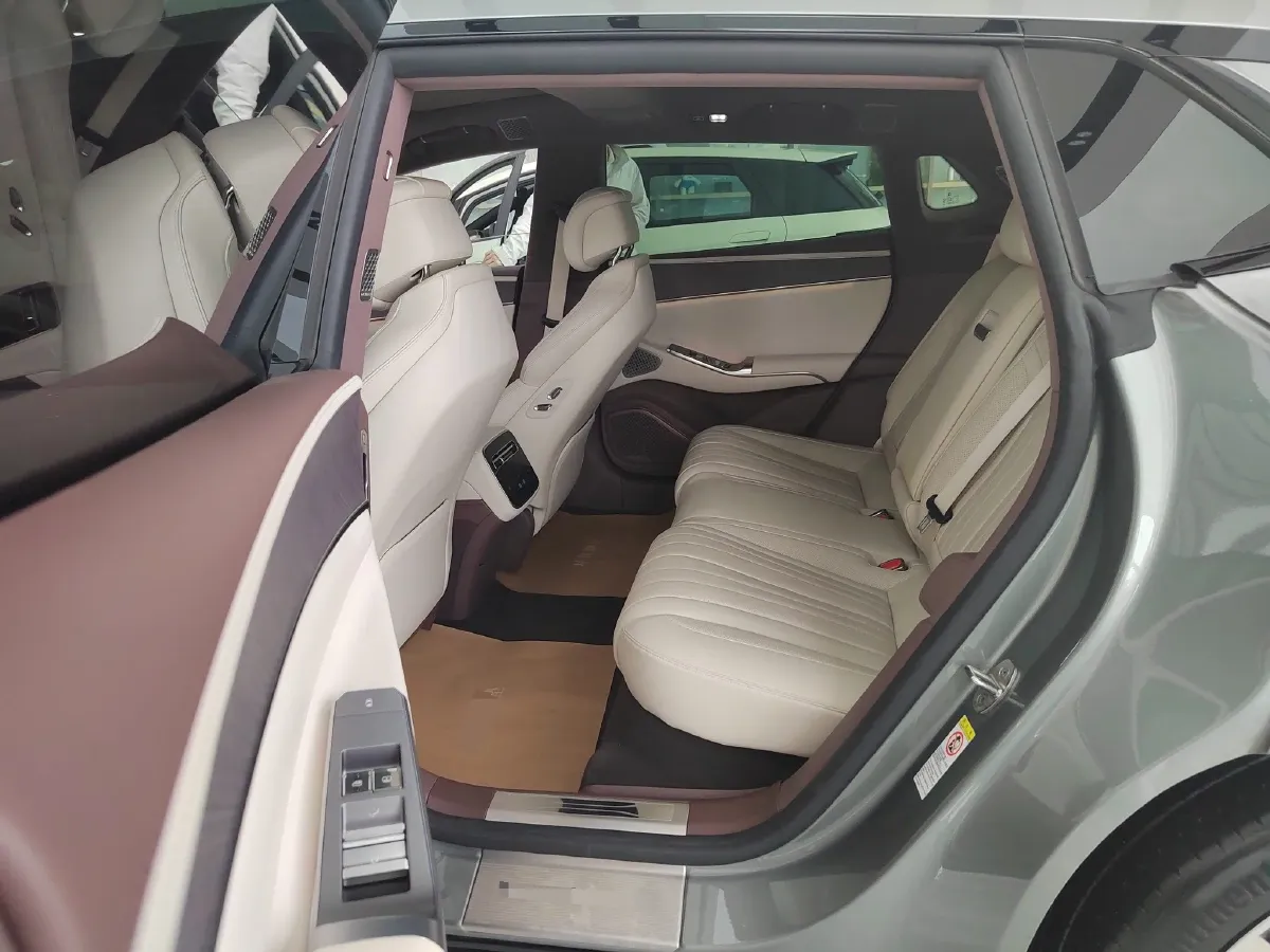 2024 Denza DenzaZ9GT 2.0T 207HP L4 E-CVT PHEV 38.5KWH,autocango,china used car exporter,china ev exporter,chinese used car exporter,chinese used ev exporter