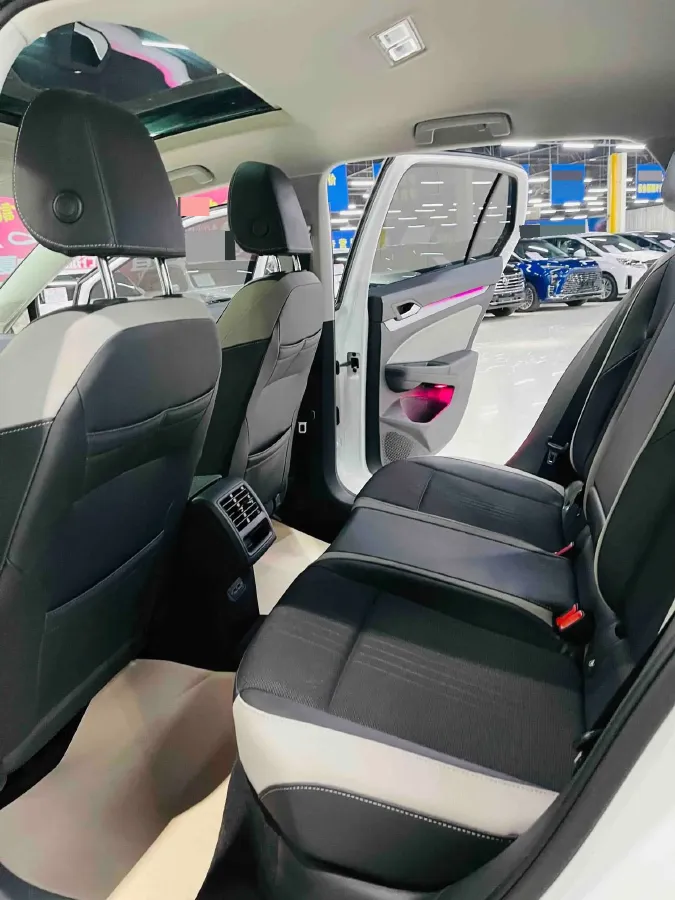 2023 Volkswagen Golf 1.4T 150HP L4 7DCT,autocango,china used car exporter,china ev exporter,chinese used car exporter,chinese used ev exporter