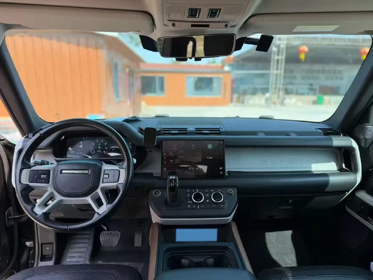 2022 Land Rover Defender 3.0T 400HP L6 8AT,autocango,china used car exporter,china ev exporter,chinese used car exporter,chinese used ev exporter