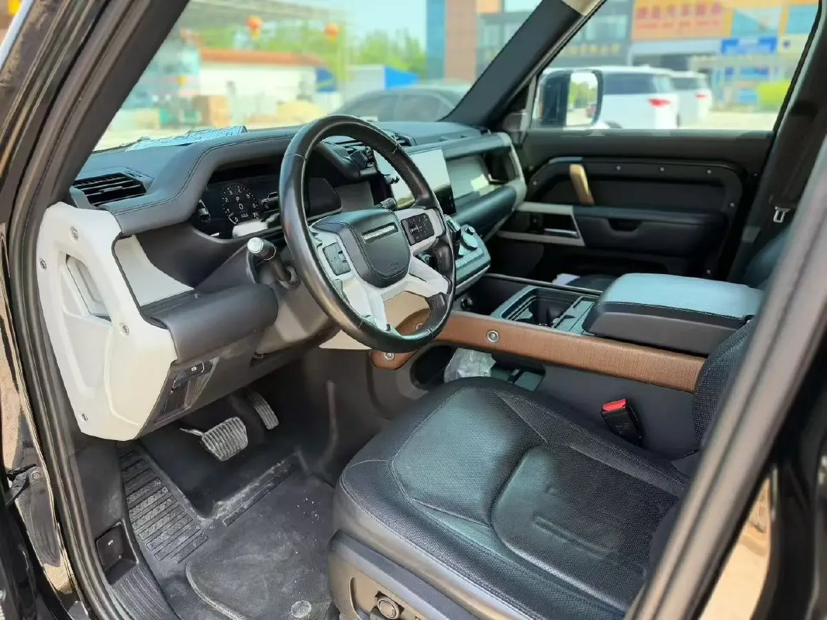 2022 Land Rover Defender 3.0T 400HP L6 8AT,autocango,china used car exporter,china ev exporter,chinese used car exporter,chinese used ev exporter