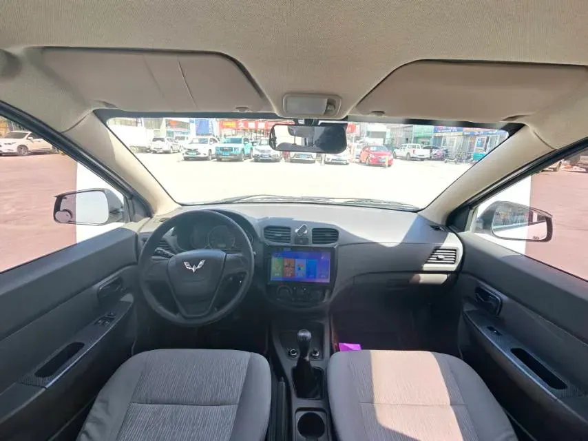 2015 WuLing HongGuang 1.5L 112HP L4 5MT,autocango,china used car exporter,china ev exporter,chinese used car exporter,chinese used ev exporter