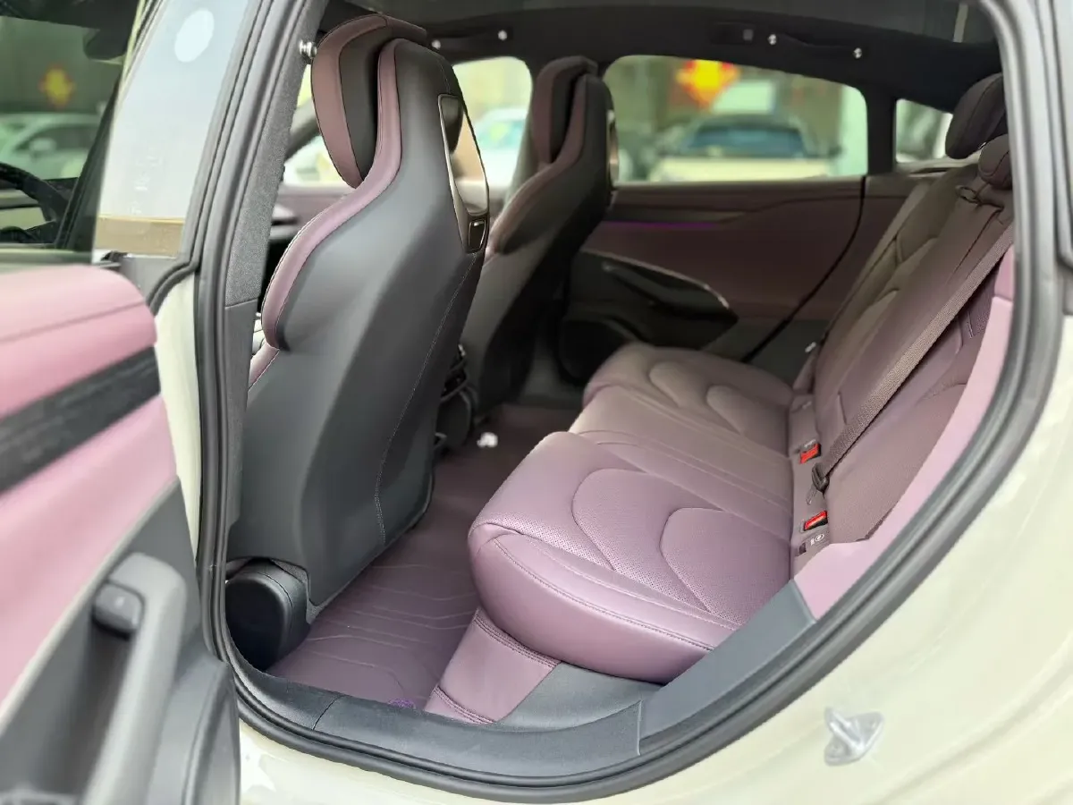 2024 MI SU7 BEV 101KWH,autocango,china used car exporter,china ev exporter,chinese used car exporter,chinese used ev exporter