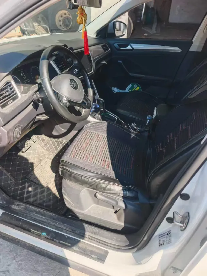 2021 Volkswagen T-Roc 1.4T 150HP L4 7DCT,autocango,china used car exporter,china ev exporter,chinese used car exporter,chinese used ev exporter