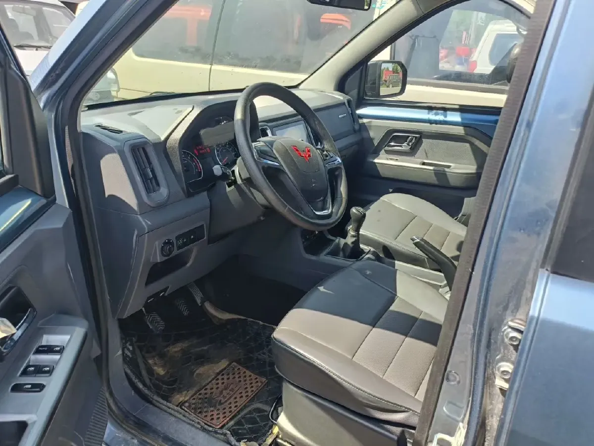 2021 WuLing ZhentTu 1.5L 99HP L4 5MT,autocango,china used car exporter,china ev exporter,chinese used car exporter,chinese used ev exporter