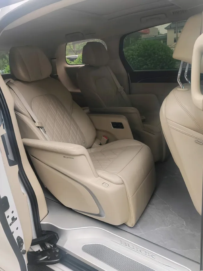 2023 Buick GL8 2.0T 237HP L4 9AT,autocango,china used car exporter,china ev exporter,chinese used car exporter,chinese used ev exporter