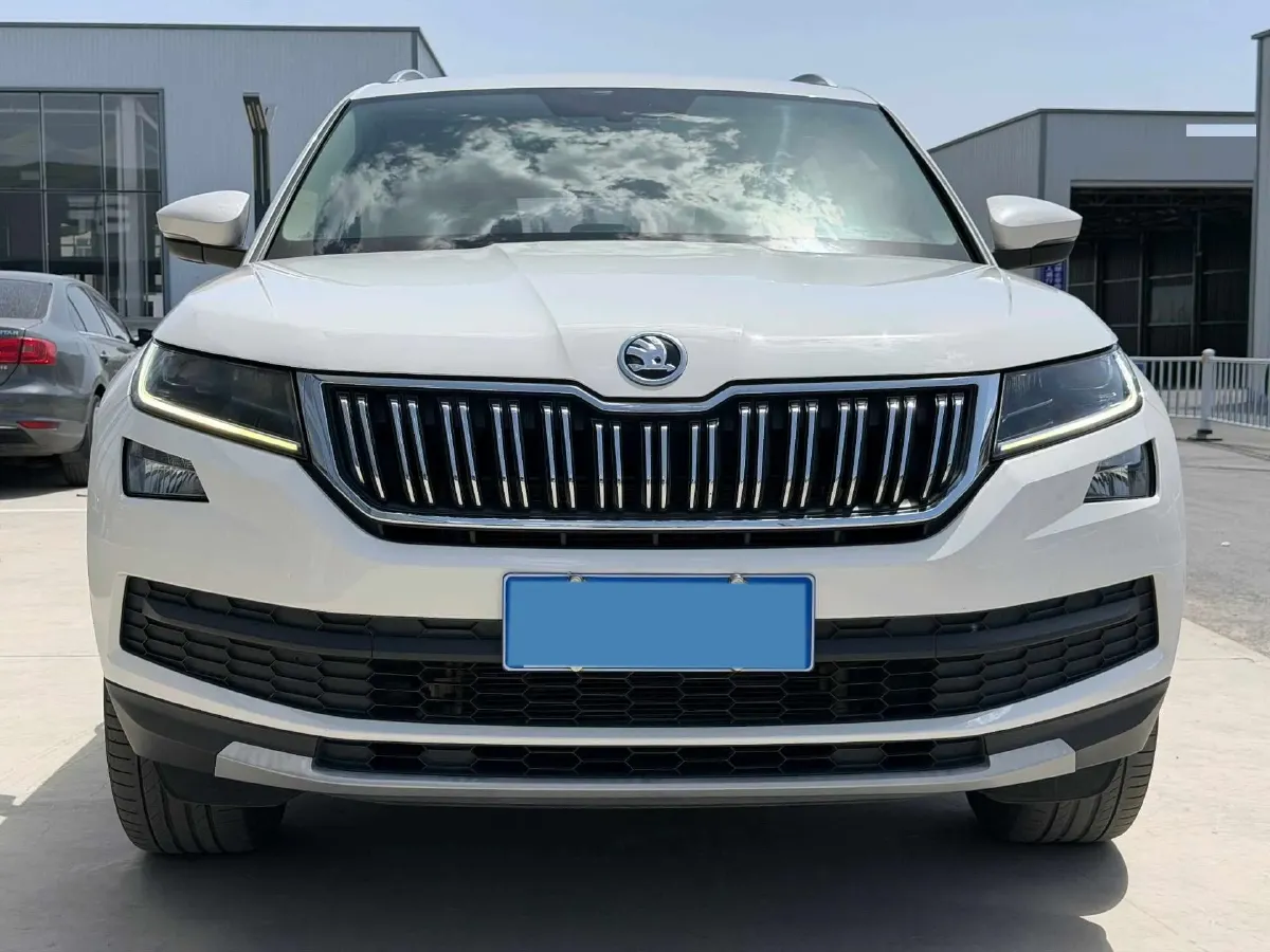 2017 Skoda Kodiak 1.8T 180HP L4 7DCT,autocango,china used car exporter,china ev exporter,chinese used car exporter,chinese used ev exporter