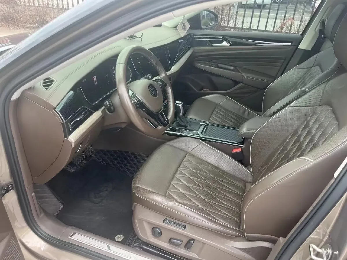 2020 Volkswagen Passat 2.0T 186HP L4 7DCT,autocango,china used car exporter,china ev exporter,chinese used car exporter,chinese used ev exporter