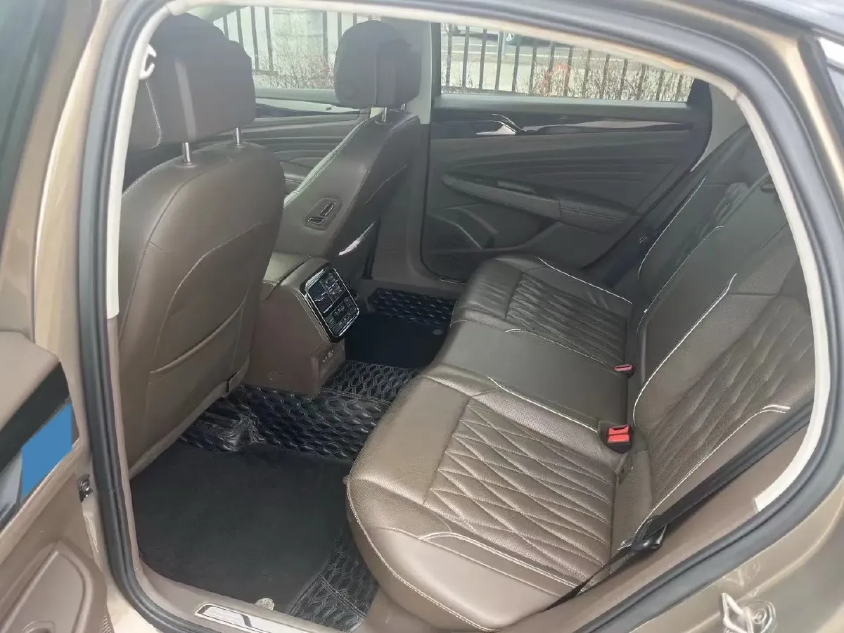 2020 Volkswagen Passat 2.0T 186HP L4 7DCT,autocango,china used car exporter,china ev exporter,chinese used car exporter,chinese used ev exporter