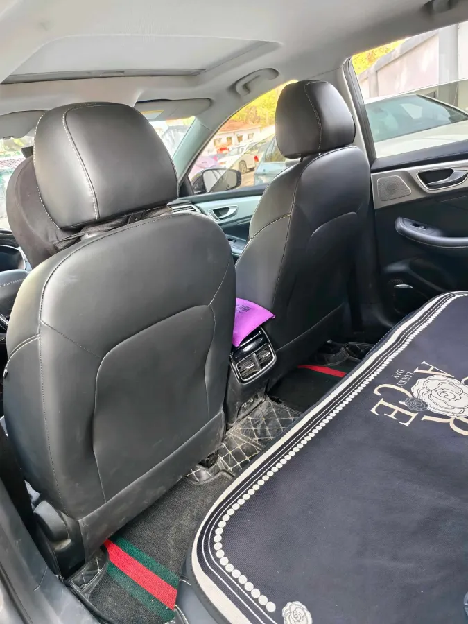 2020 Roewe i6 MAX 1.5T 173HP L4 7DCT,autocango,china used car exporter,china ev exporter,chinese used car exporter,chinese used ev exporter