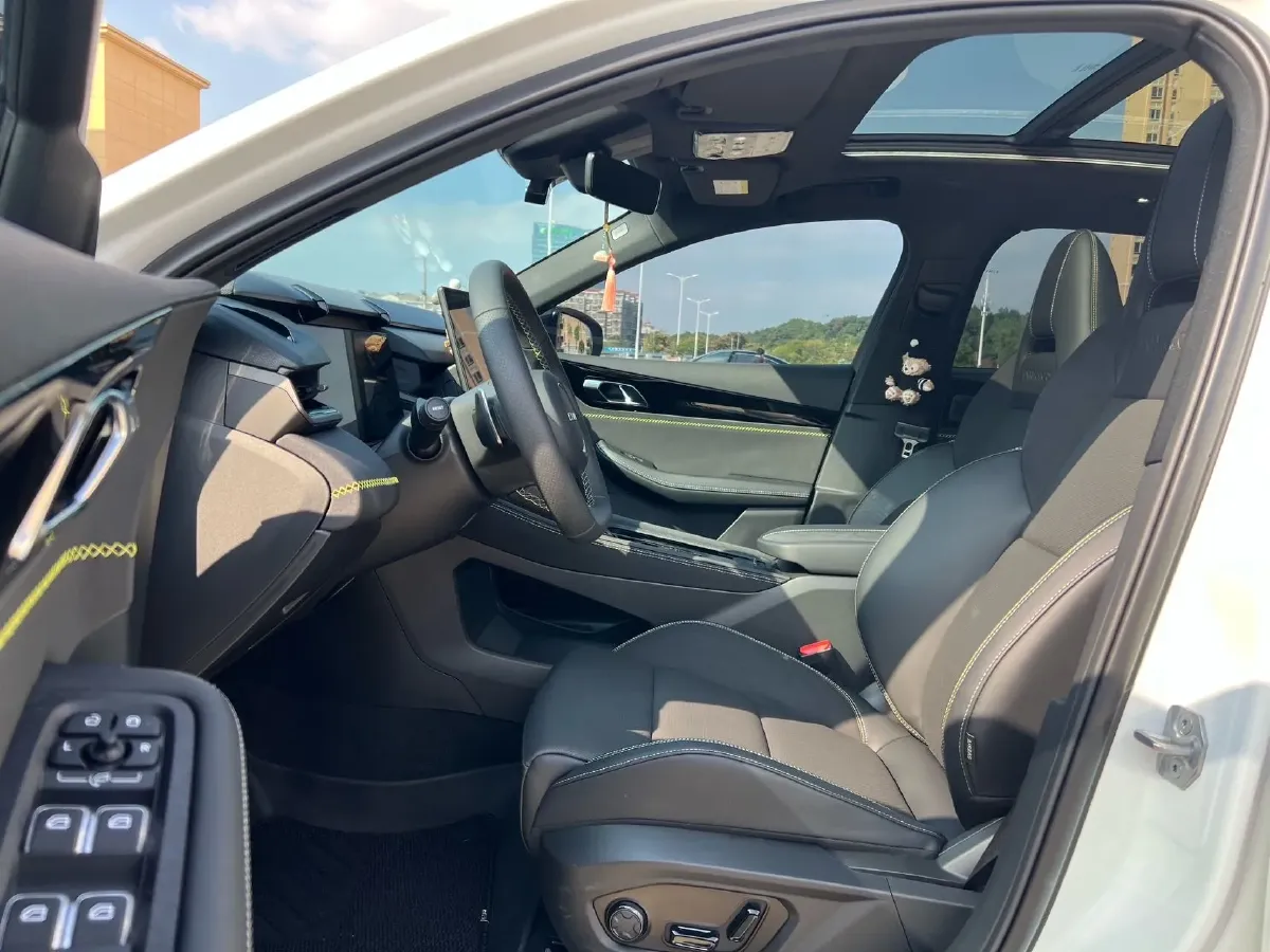 2025 LYNK&CO 03 2.0T 254HP L4 7DCT,autocango,china used car exporter,china ev exporter,chinese used car exporter,chinese used ev exporter