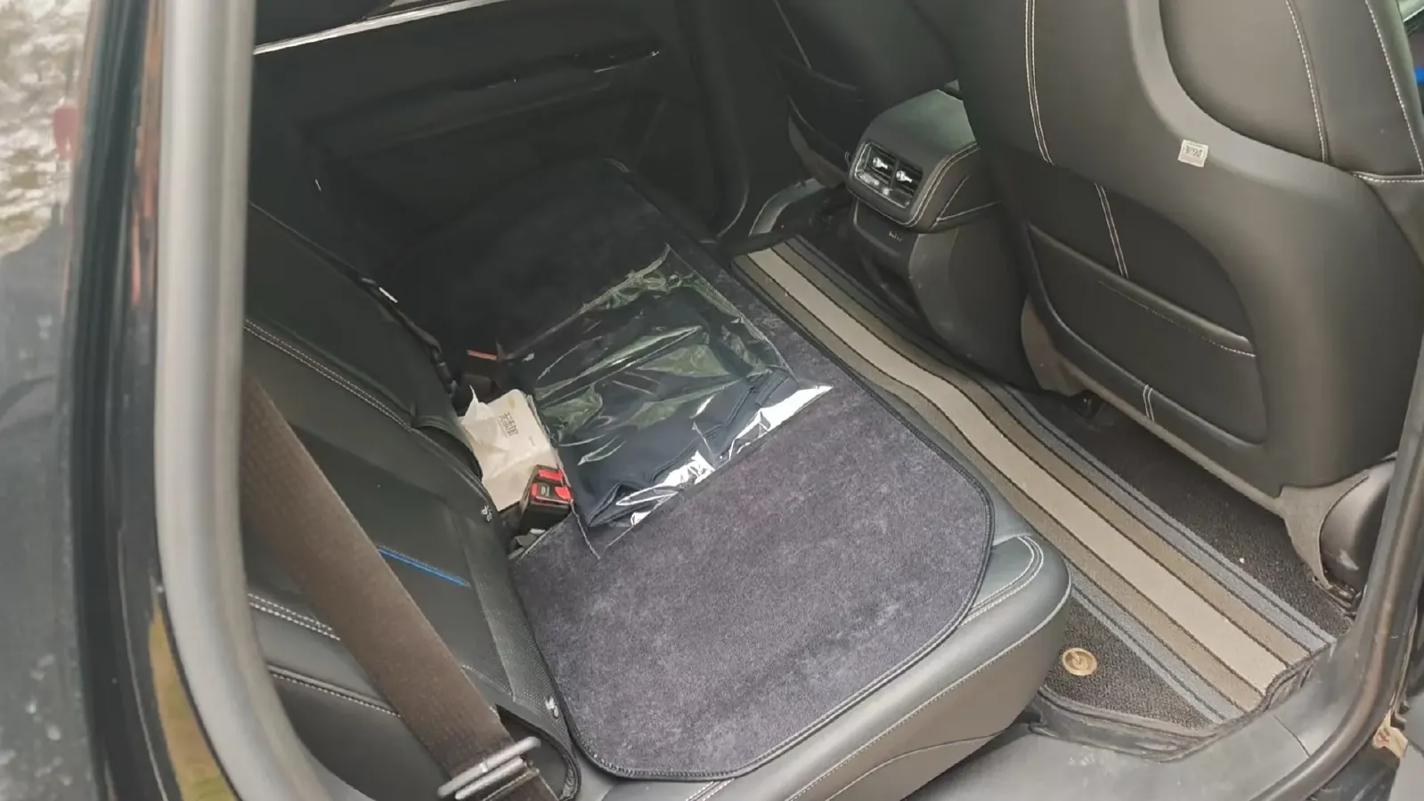 2025 Cadillac XT5 2.0T 237HP L4 9AT,autocango,china used car exporter,china ev exporter,chinese used car exporter,chinese used ev exporter