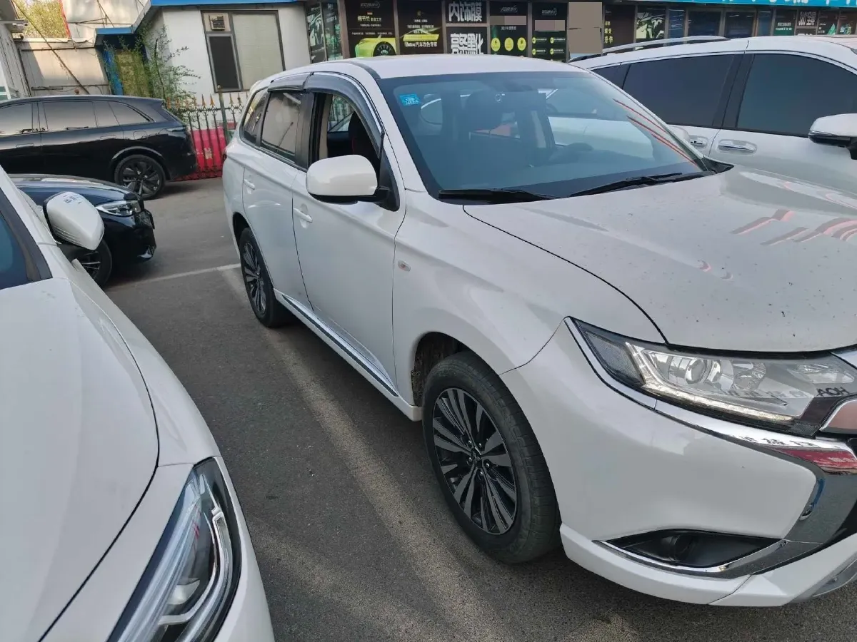 2021 Mitsubishi Outlander 2.0L 166HP L4 CVT,autocango,china used car exporter,china ev exporter,chinese used car exporter,chinese used ev exporter