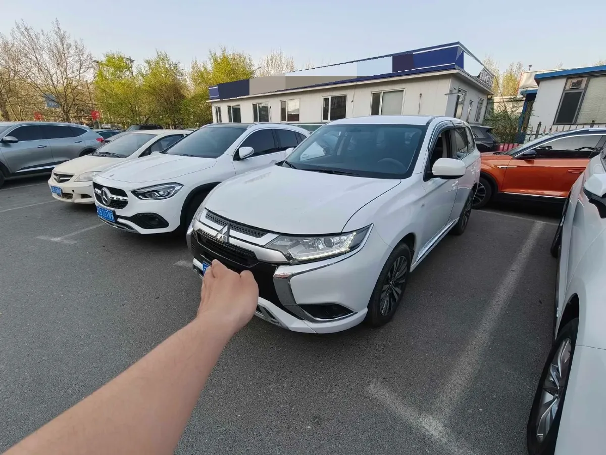 2021 Mitsubishi Outlander 2.0L 166HP L4 CVT,autocango,china used car exporter,china ev exporter,chinese used car exporter,chinese used ev exporter