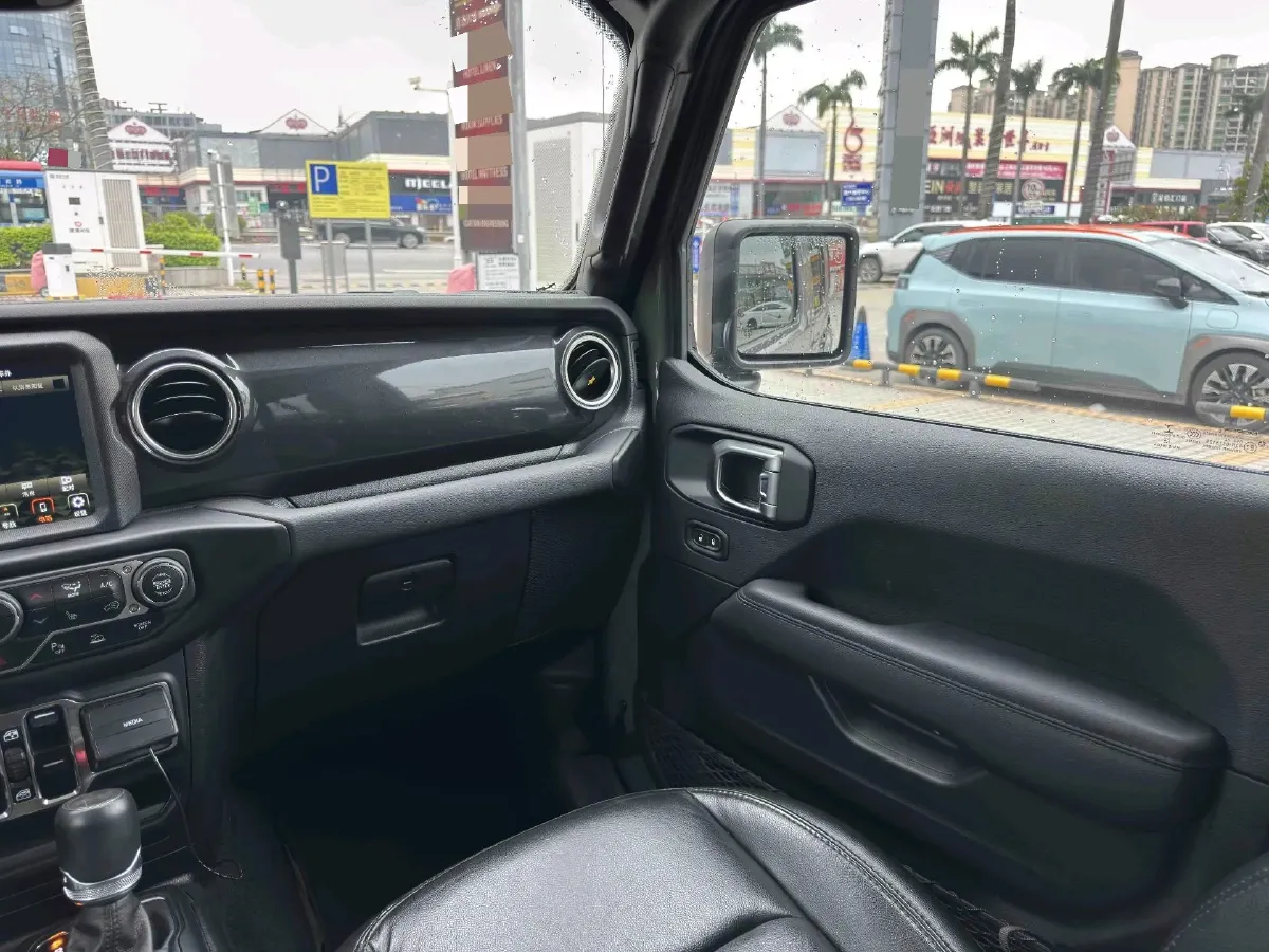 2022 Jeep Wrangler 2.0T 266HP L4 8AT,autocango,china used car exporter,china ev exporter,chinese used car exporter,chinese used ev exporter