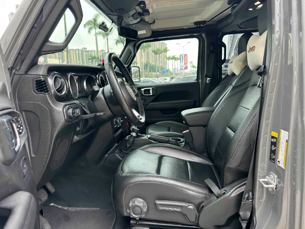 2022 Jeep Wrangler 2.0T 266HP L4 8AT,autocango,china used car exporter,china ev exporter,chinese used car exporter,chinese used ev exporter