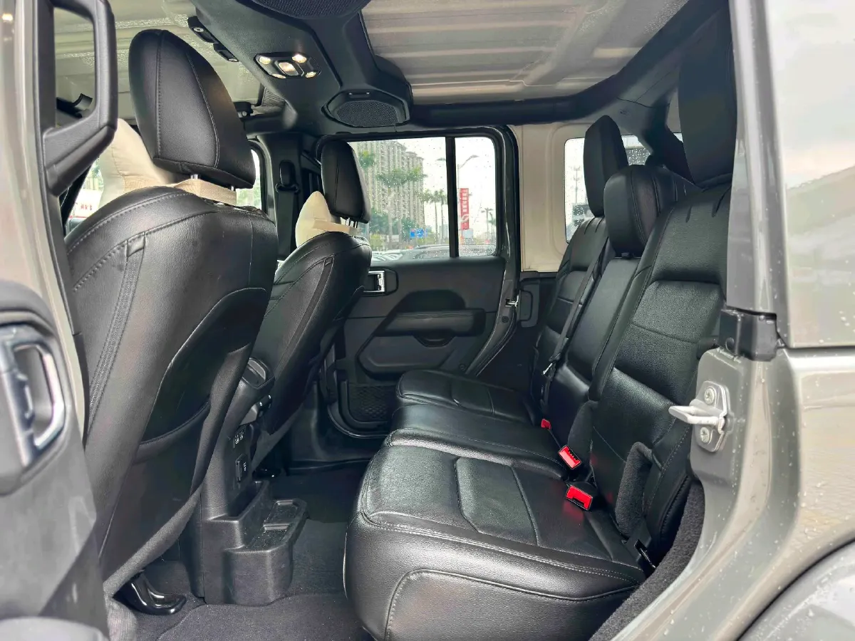 2022 Jeep Wrangler 2.0T 266HP L4 8AT,autocango,china used car exporter,china ev exporter,chinese used car exporter,chinese used ev exporter