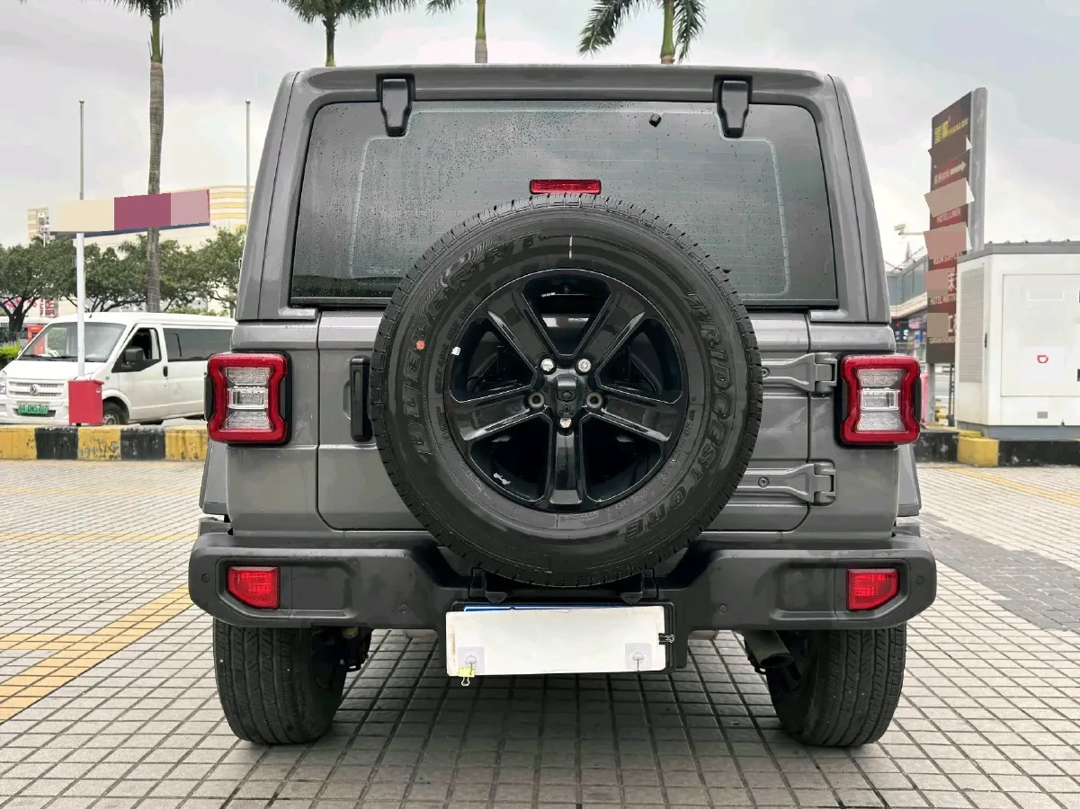 2022 Jeep Wrangler 2.0T 266HP L4 8AT,autocango,china used car exporter,china ev exporter,chinese used car exporter,chinese used ev exporter