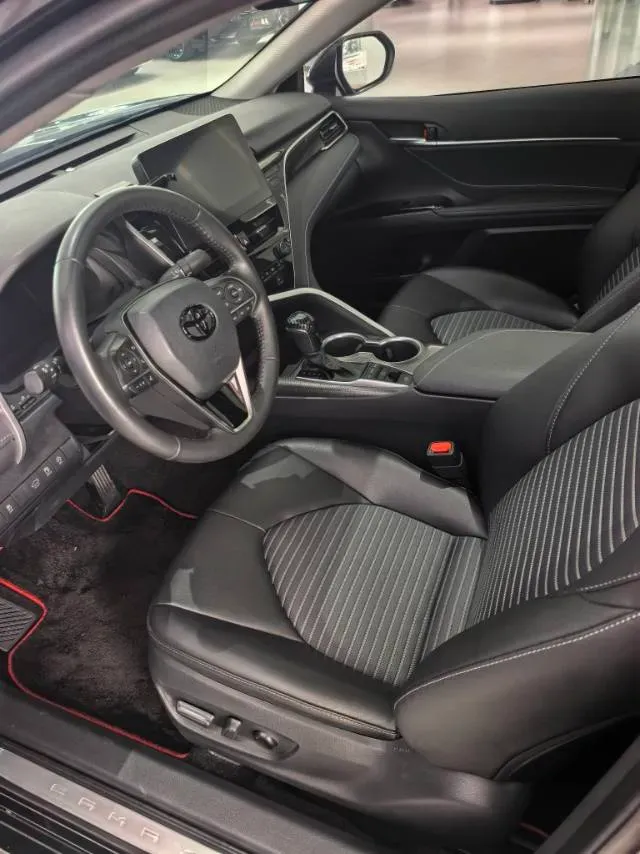 2023 Toyota Camry 2.5L 207HP L4 8AT,autocango,china used car exporter,china ev exporter,chinese used car exporter,chinese used ev exporter