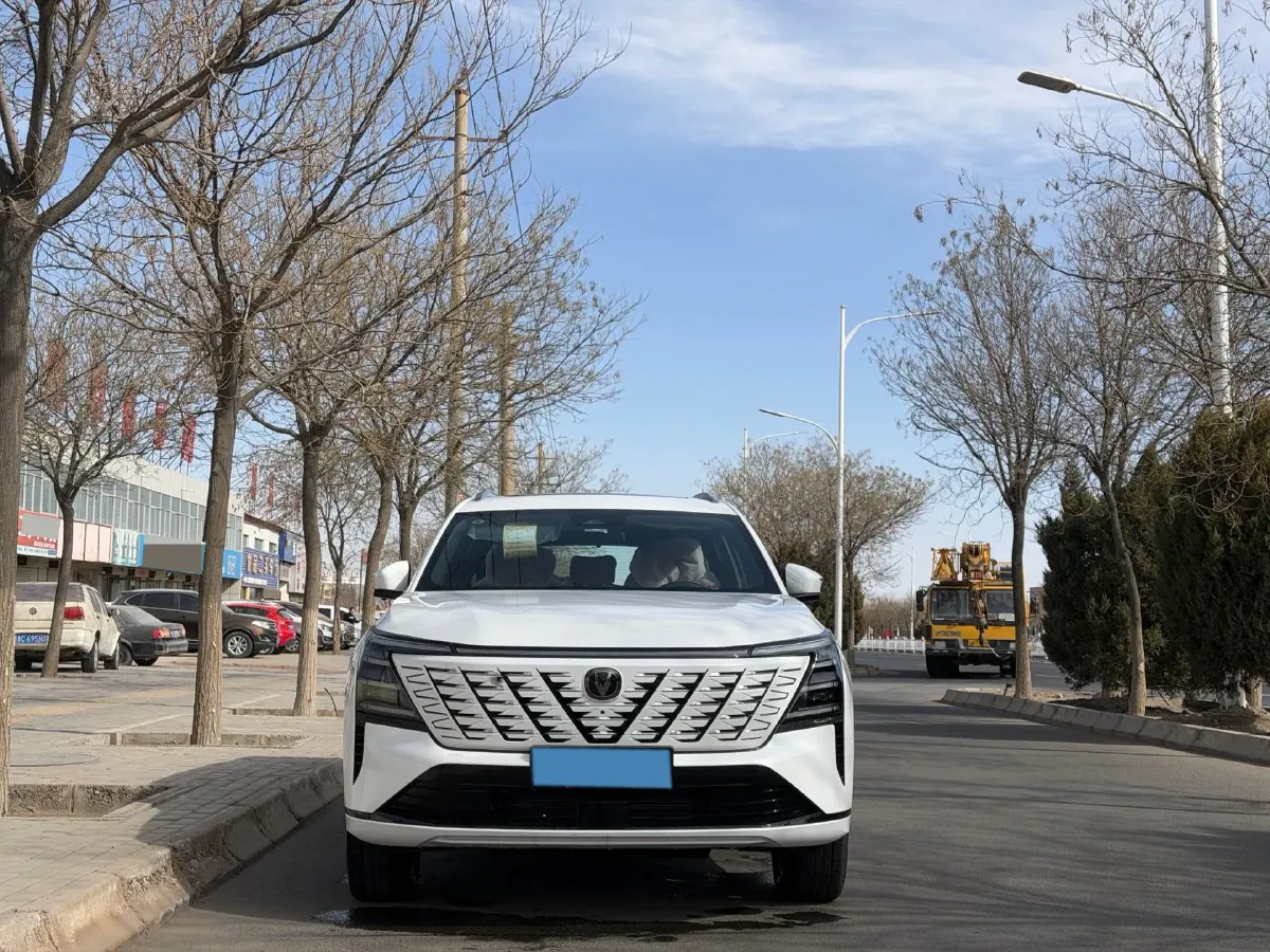 2025 ChangAn CS75 Plus 1.5T 192HP L4 8AT,autocango,china used car exporter,china ev exporter,chinese used car exporter,chinese used ev exporter